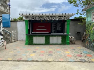 Shawn's HQ & Bar Lounge