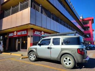 Juici Patties Hung Way Mall