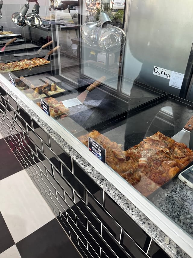 Pizza Please Liguanea
