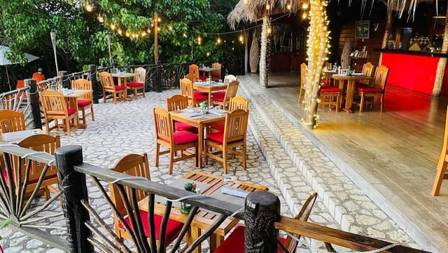 The Lodge Restaurant at Tensing Pen Hotel, Negril Jamaica