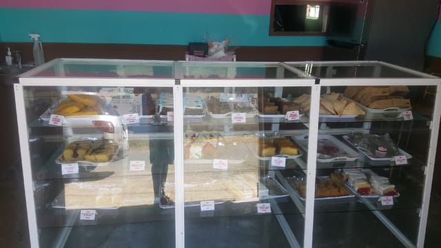 Casco's Cakes & Pastries